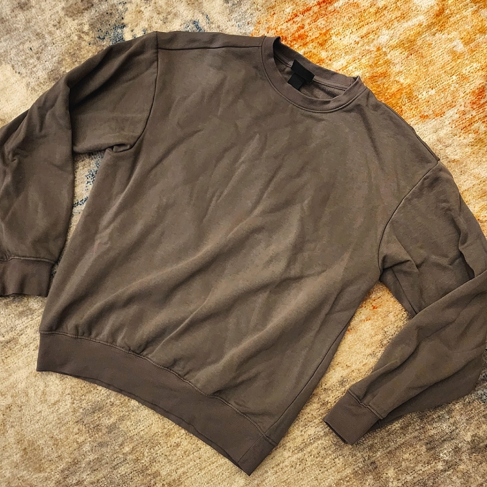 H&M Loose Fit Crew Neck Sweatshirt NWOT